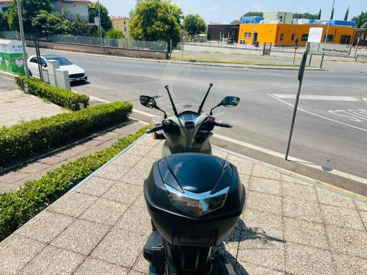 Honda SH 350 (2021 - 24) (6)
