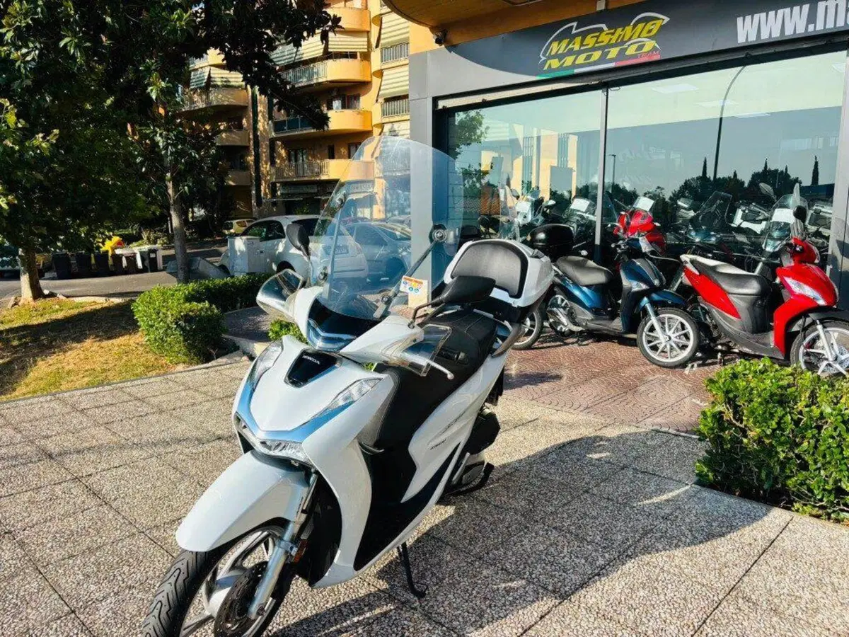 Honda SH 300 i ABS (2016 - 20) (7)