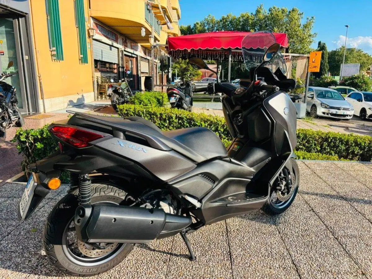 Yamaha X-Max 300 (2021 - 24) (2)