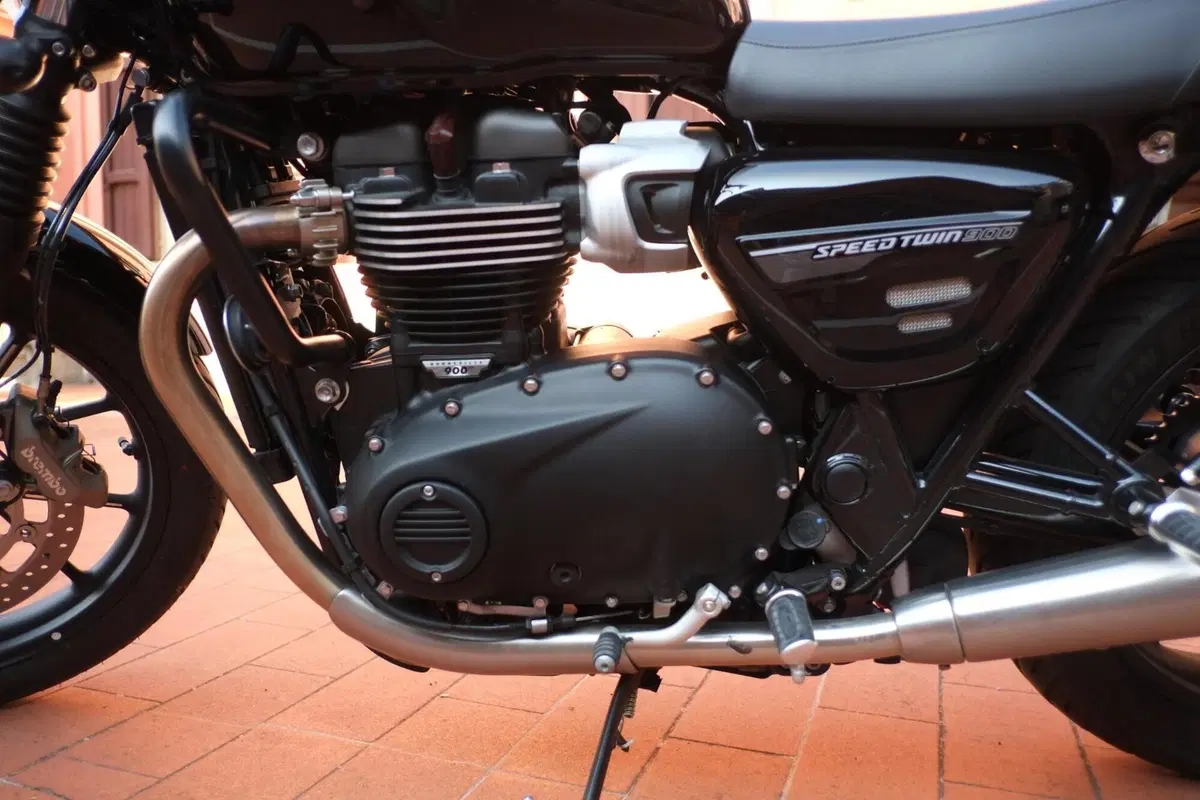 Triumph Speed Twin 900 (2023 - 24) (4)