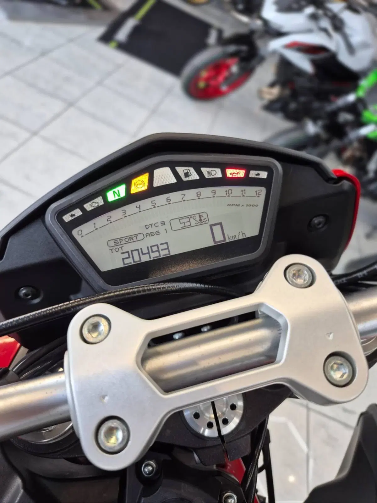 Ducati Hypermotard 821 (2013 - 15) (11)