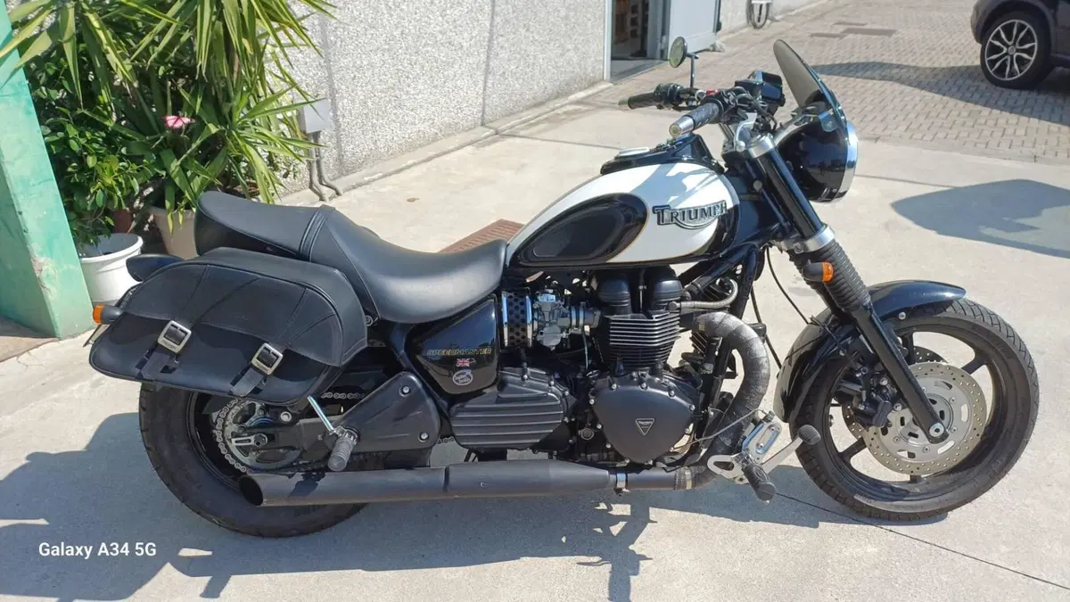 Triumph Speedmaster (2003 - 05)
