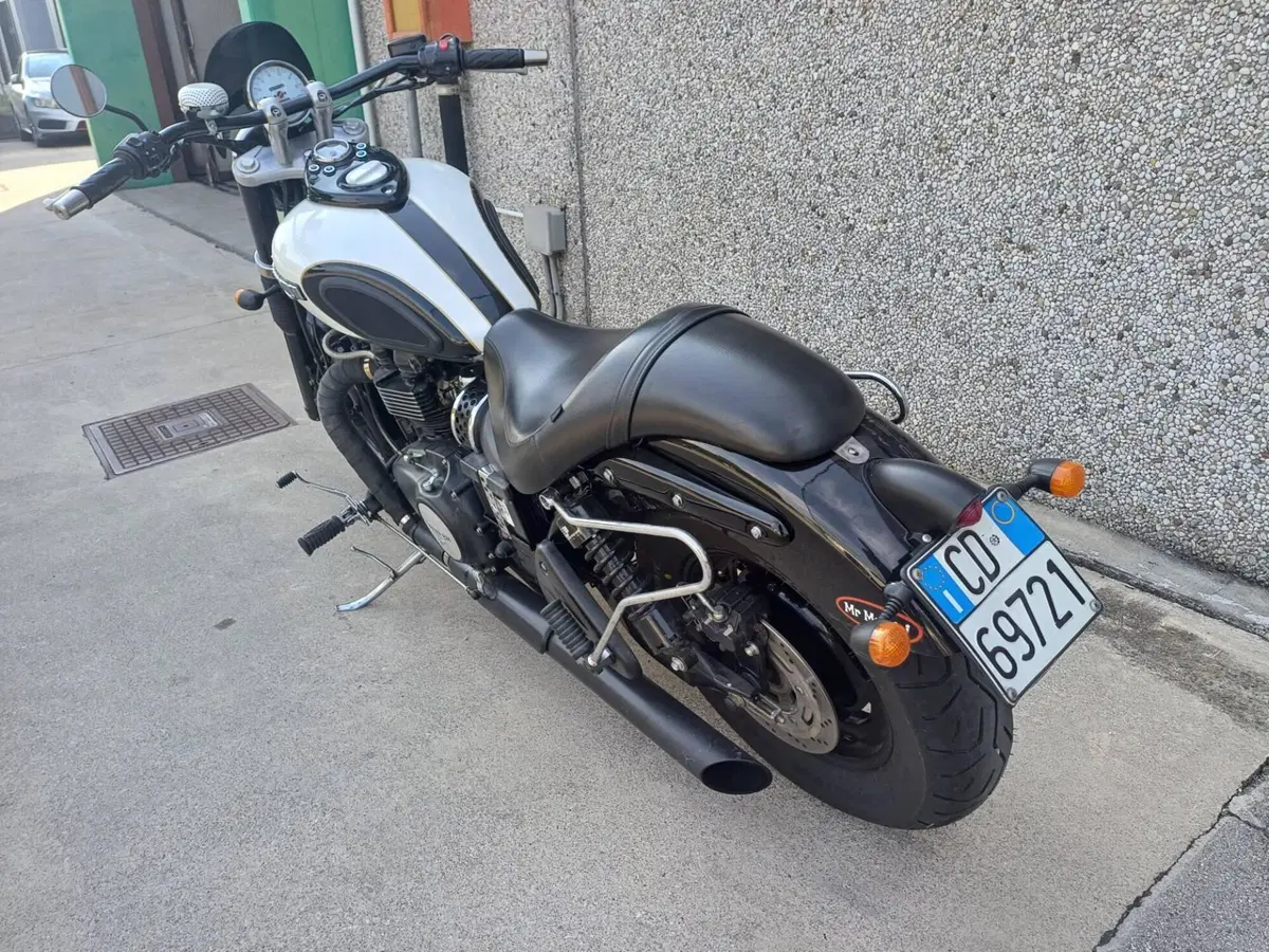 Triumph Speedmaster (2003 - 05) (9)