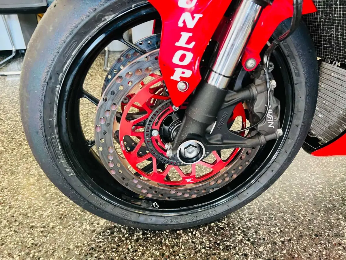 Honda CBR 1000 RR-R Fireblade (2020 - 21) (10)