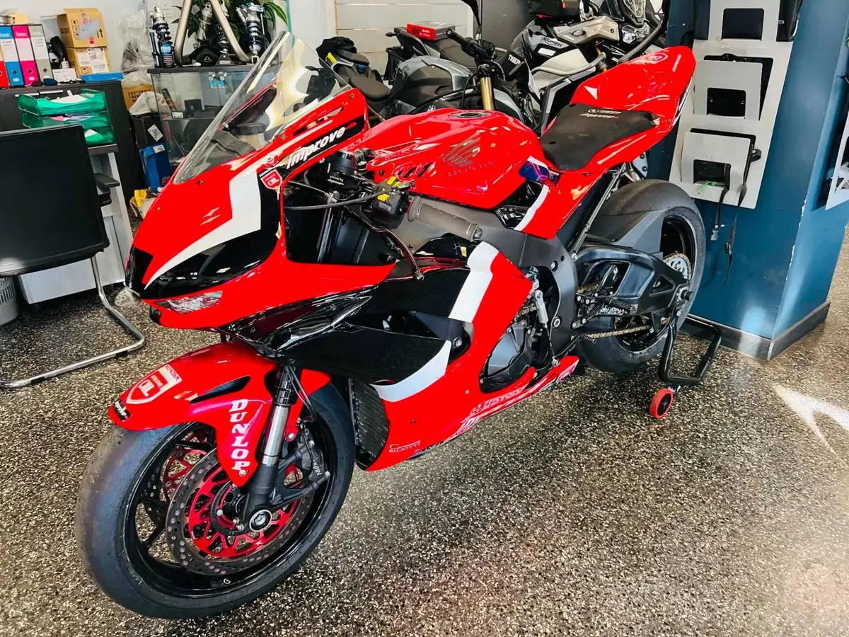 Honda CBR 1000 RR-R Fireblade (2020 - 21) (11)