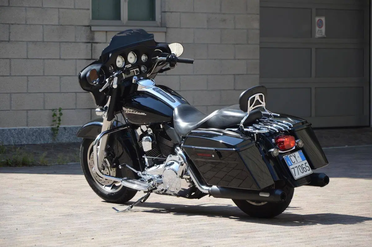 Harley-Davidson 1584 Street Glide (2007) - FLHX (2)