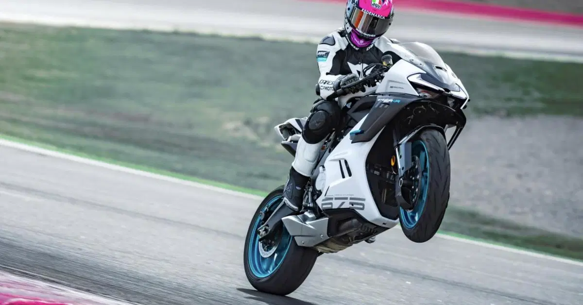 CFMOTO 675 SR-R: la versione da gara prende forma