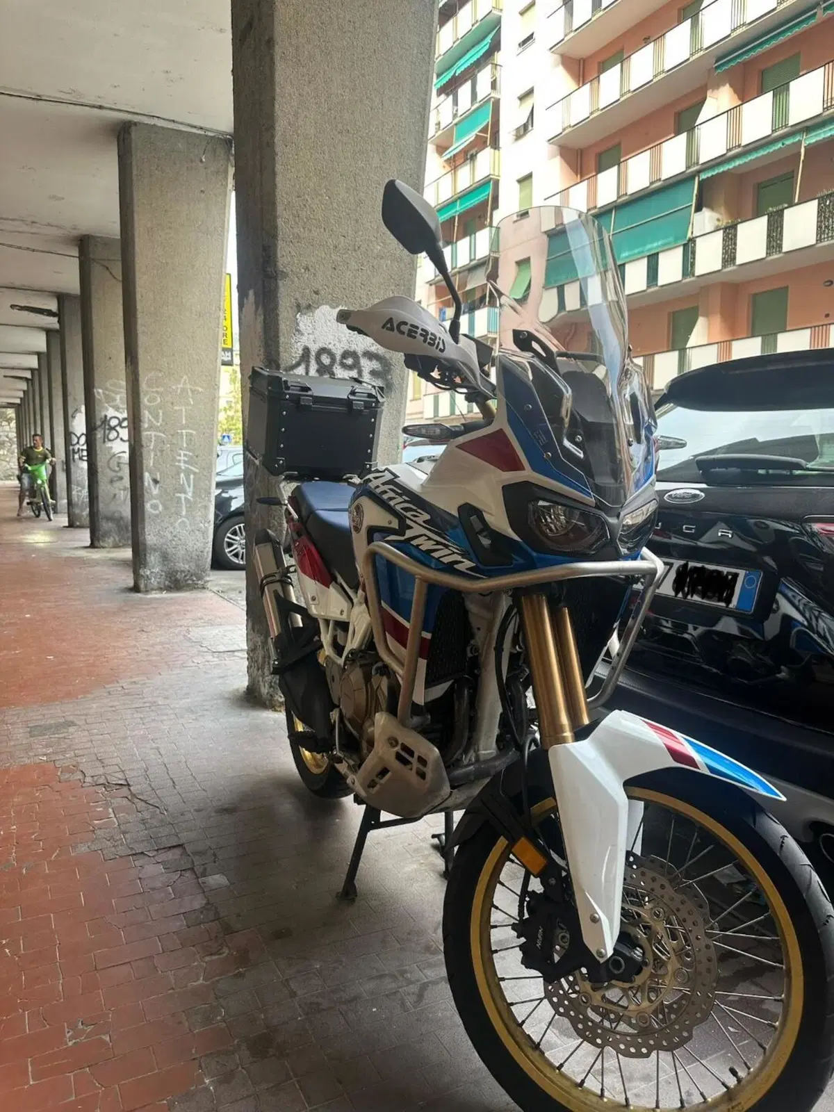 Honda Africa Twin CRF 1000L Adventure Sports (2018 - 19) (2)