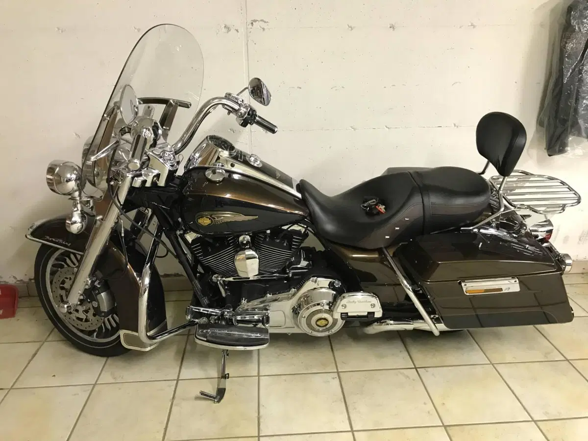 Harley-Davidson 103 Road King Classic (2011 - 13) - FLHRC (4)
