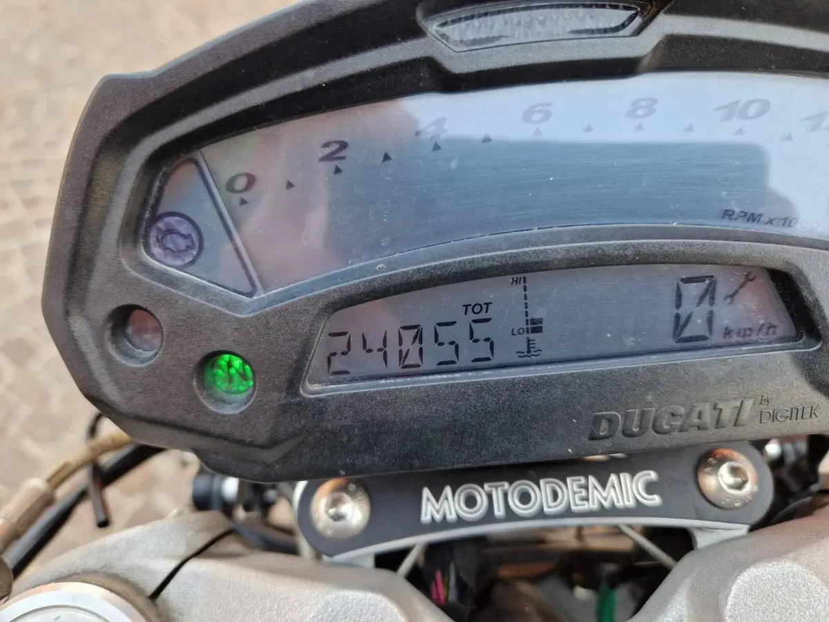 Ducati Monster 796 (2010 - 13) (8)