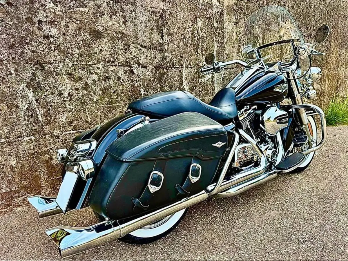 Harley-Davidson 1690 Road King (2013 - 16) - FLHR (8)