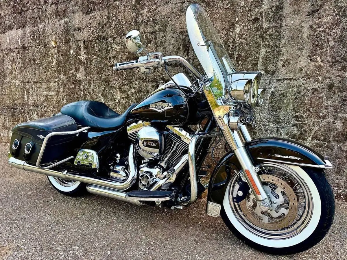 Harley-Davidson 1690 Road King (2013 - 16) - FLHR (2)