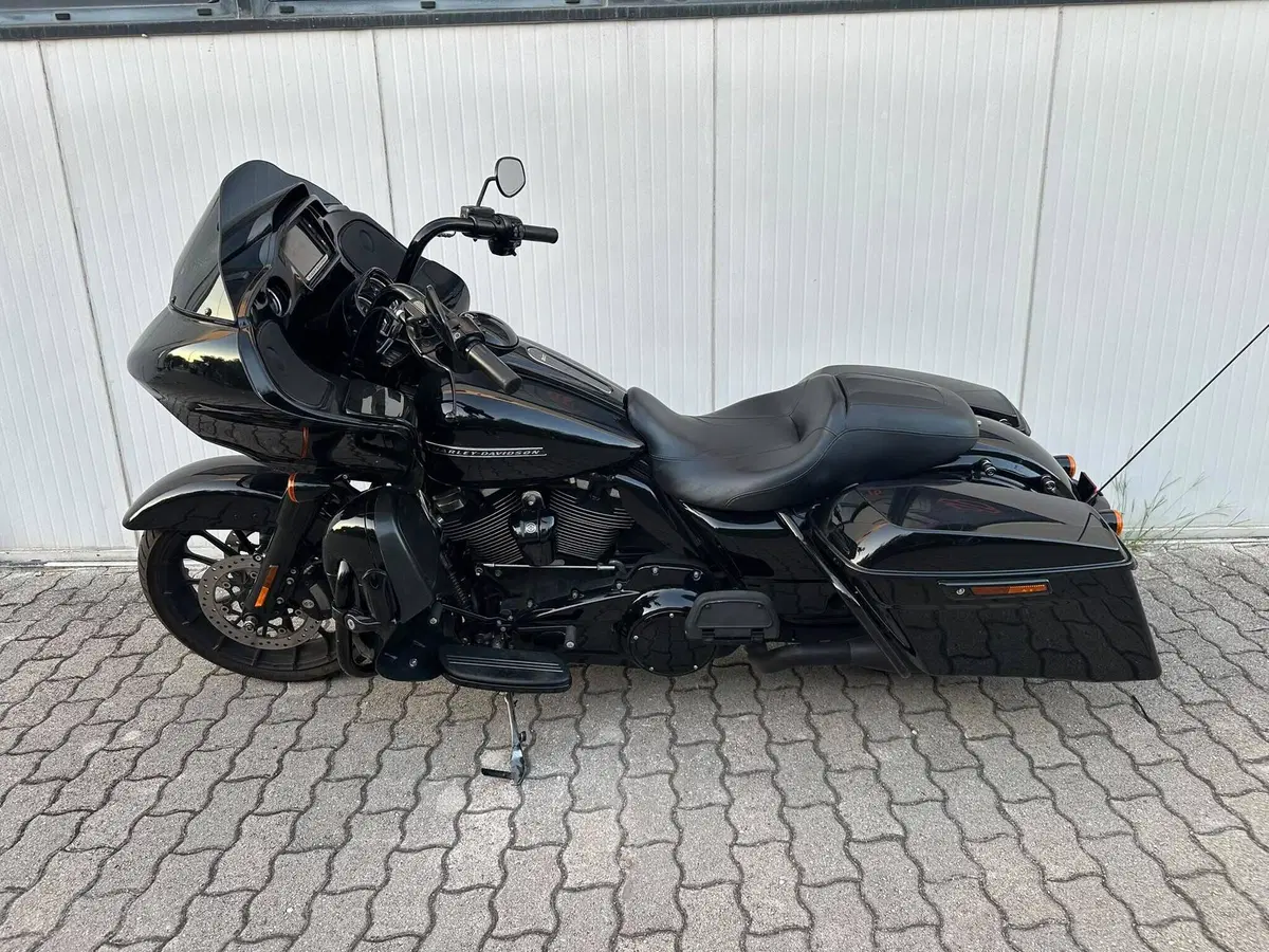 Harley-Davidson 107 Road Glide Special (2017 - 18) - FLTRXS (2)
