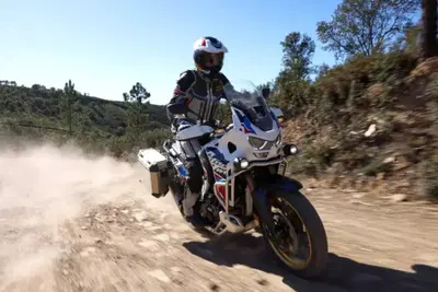 Honda Africa Twin V3 con compressore elettrico: &egrave; lei la rivoluzione delle maxi enduro?