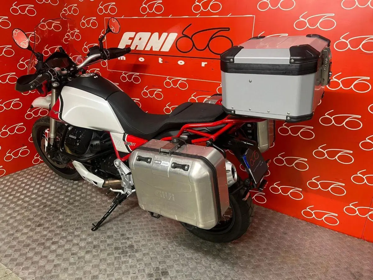 Moto Guzzi V85 TT (2019 - 20) (15)