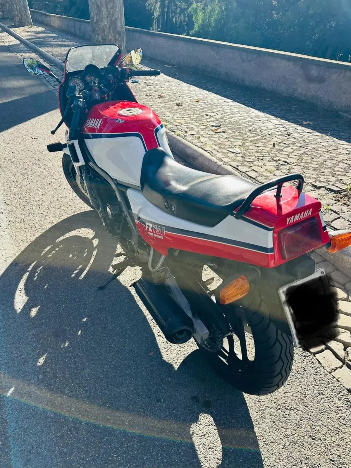 Yamaha FZ 750 (1985 - 88) (6)