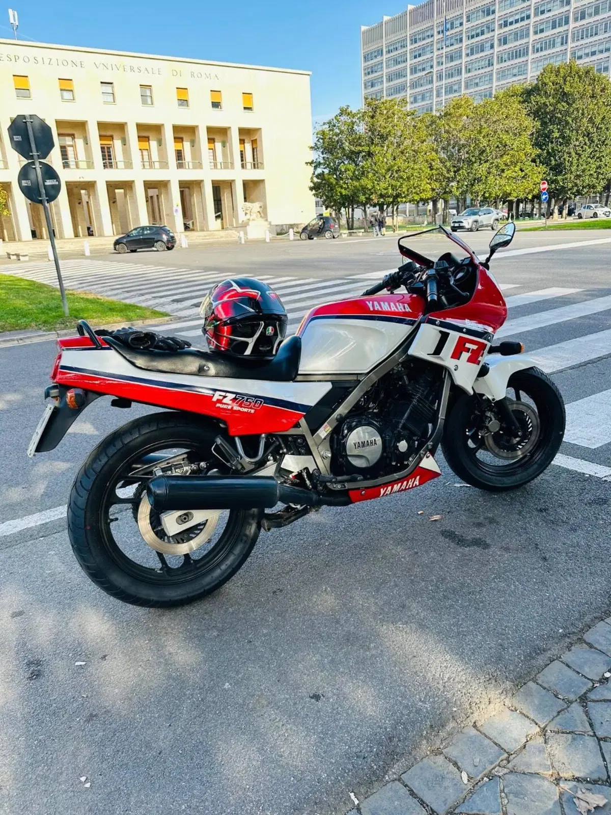 Yamaha FZ 750 (1985 - 88) (10)