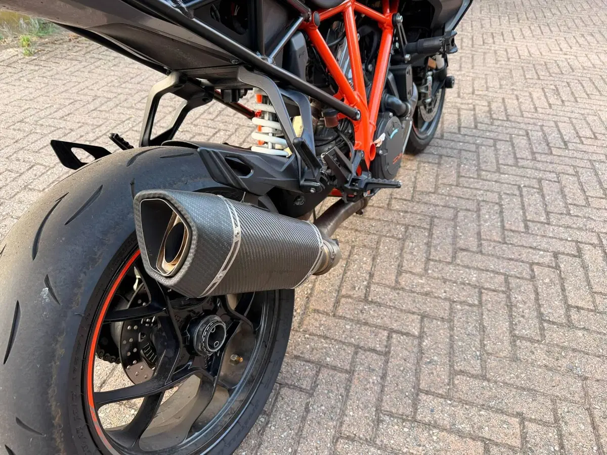 KTM 1290 Super Duke GT ABS (2016 - 18) (6)