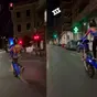 Genova: impenna col rosso, senza targa e posta tutto sui social, indagano i vigili