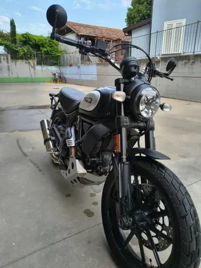 Ducati Scrambler 800 Icon Dark (2021 - 22) usata