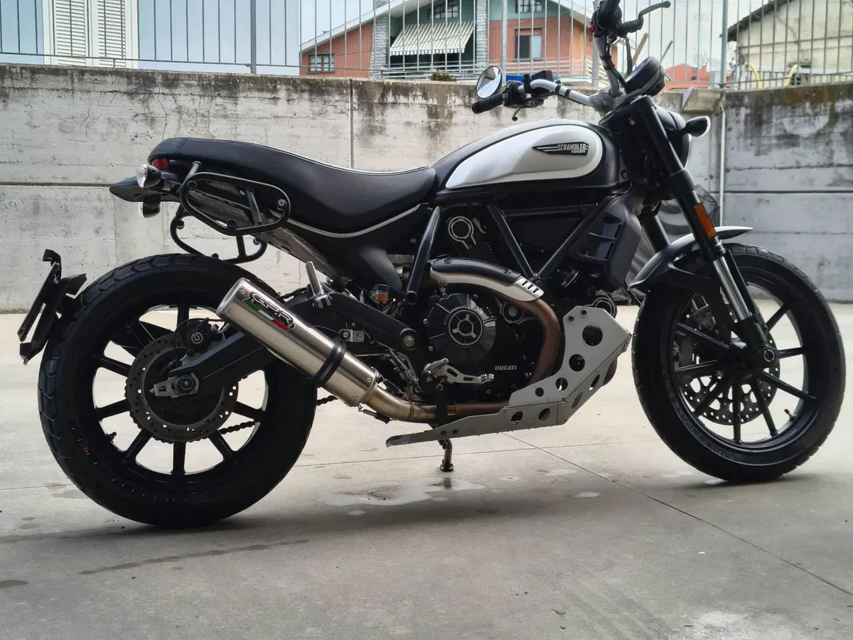 Ducati Scrambler 800 Icon Dark (2021 - 22) (2)