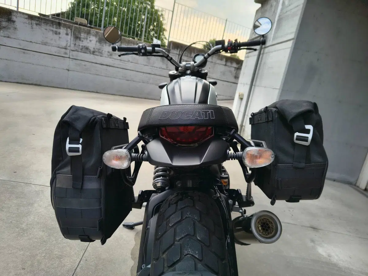 Ducati Scrambler 800 Icon Dark (2021 - 22) (11)