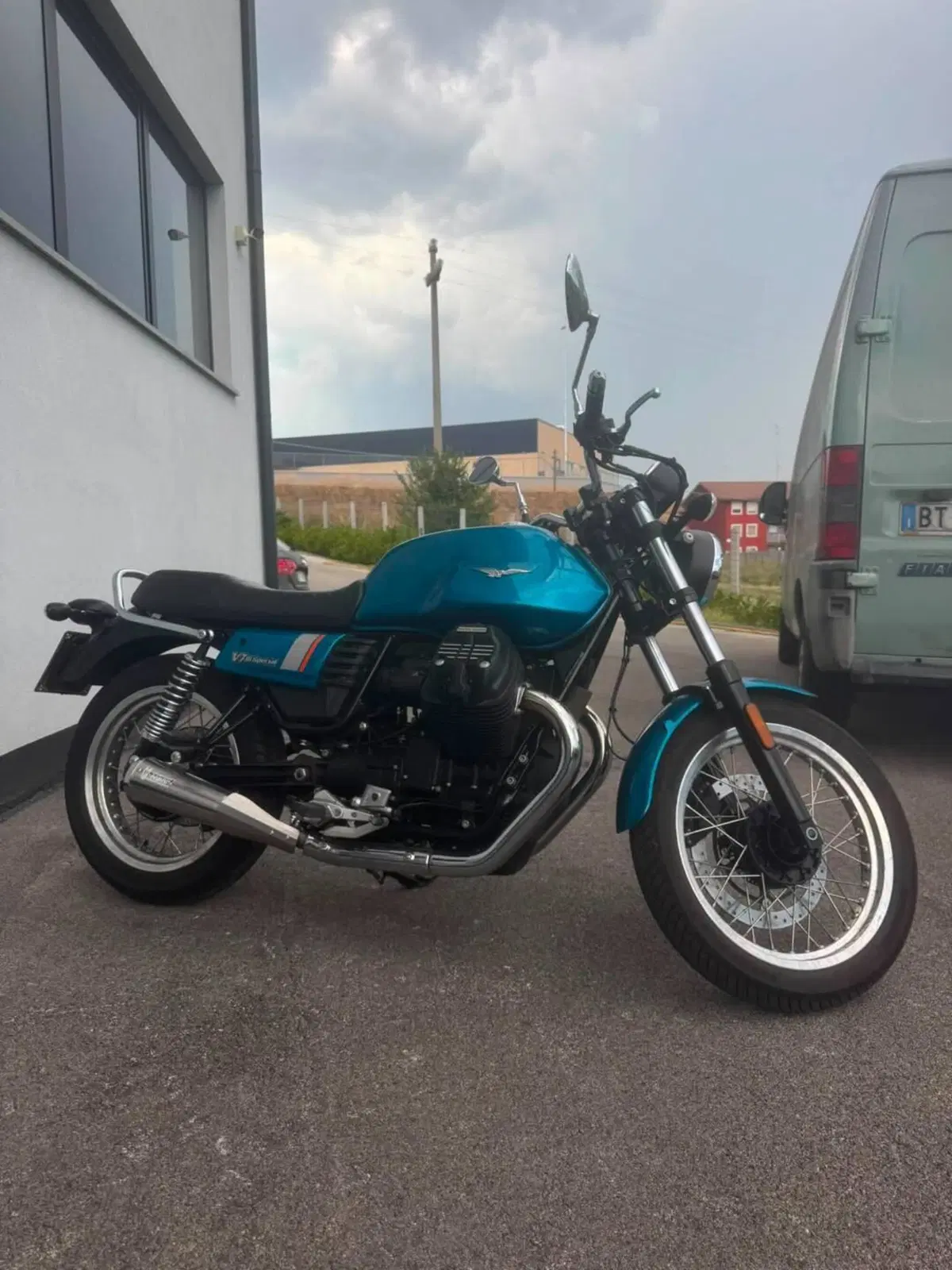 Moto Guzzi V7 III Special (2017 - 20) (3)