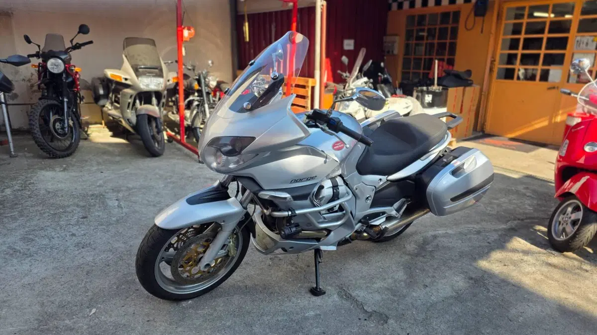 Moto Guzzi Norge 1200 (2006 - 10) (6)