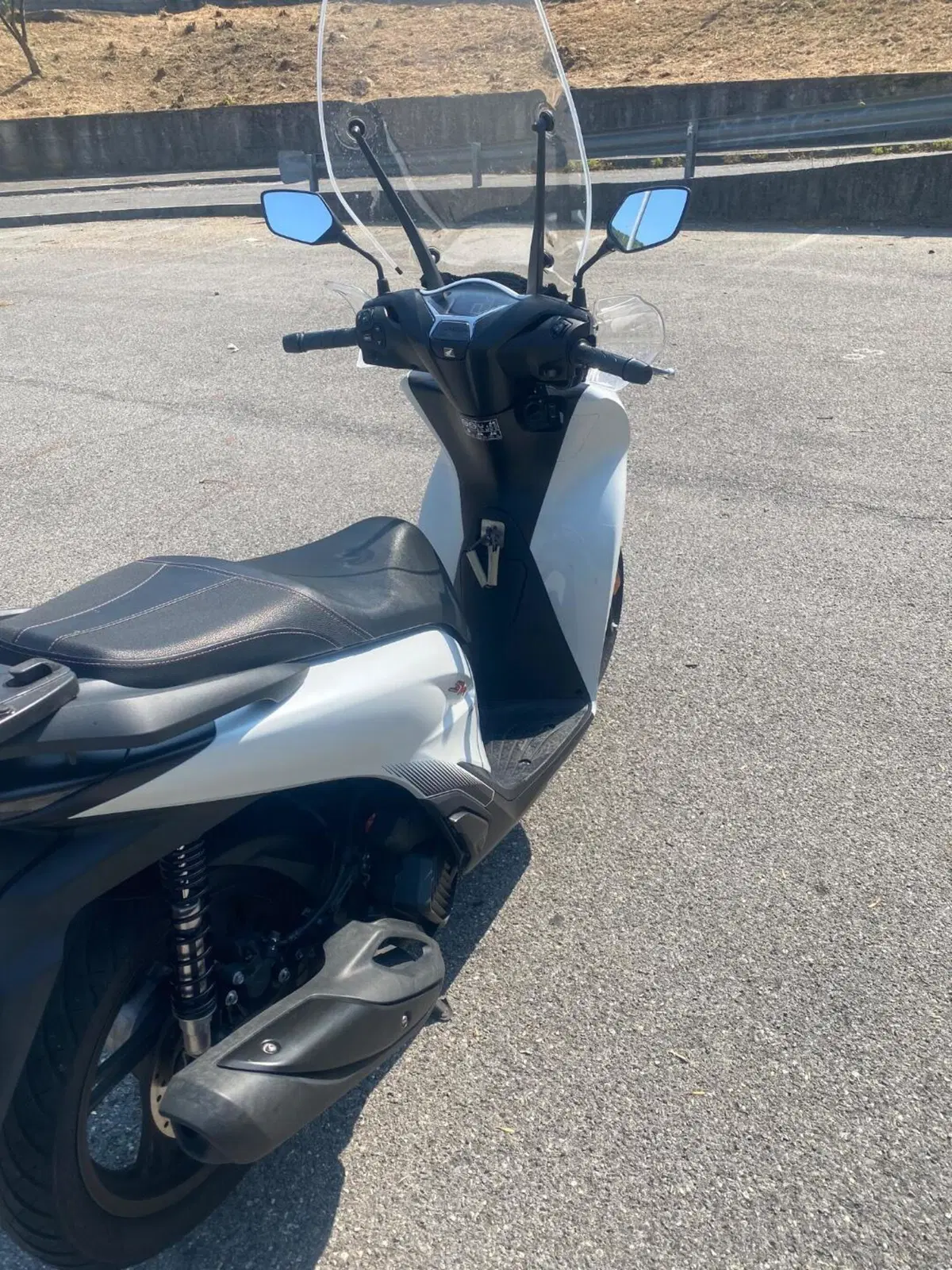 Honda SH 150i Sport (2024 - 25) (3)