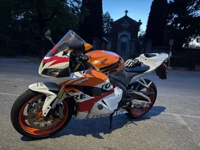 Honda CBR 600 RR (2009 - 12) usata