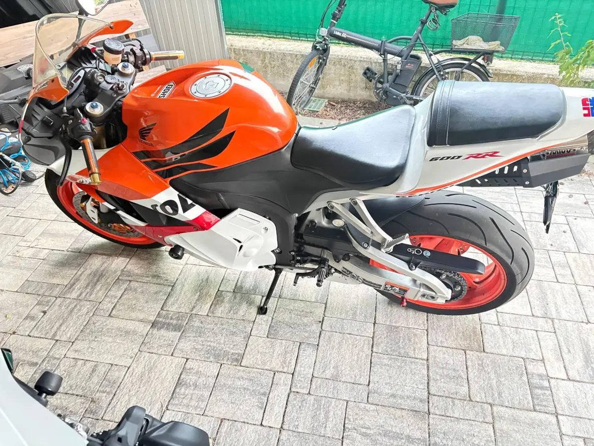 Honda CBR 600 RR (2009 - 12) (4)