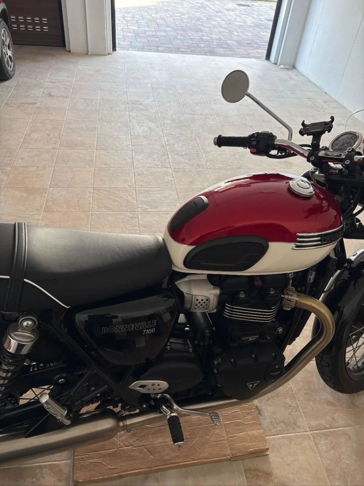 Triumph Bonneville T100 (2021 - 25) (4)