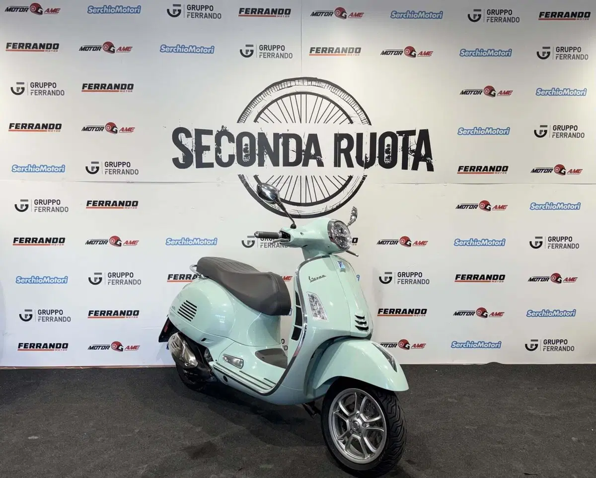 Vespa GTS 300 Super (2023 - 24) (2)
