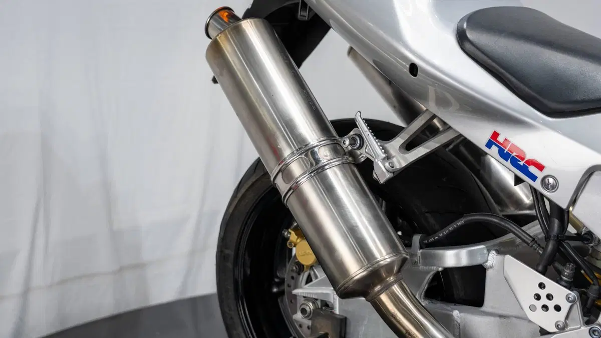 Honda VTR 1000 SP-1 (2000 - 01) (2)