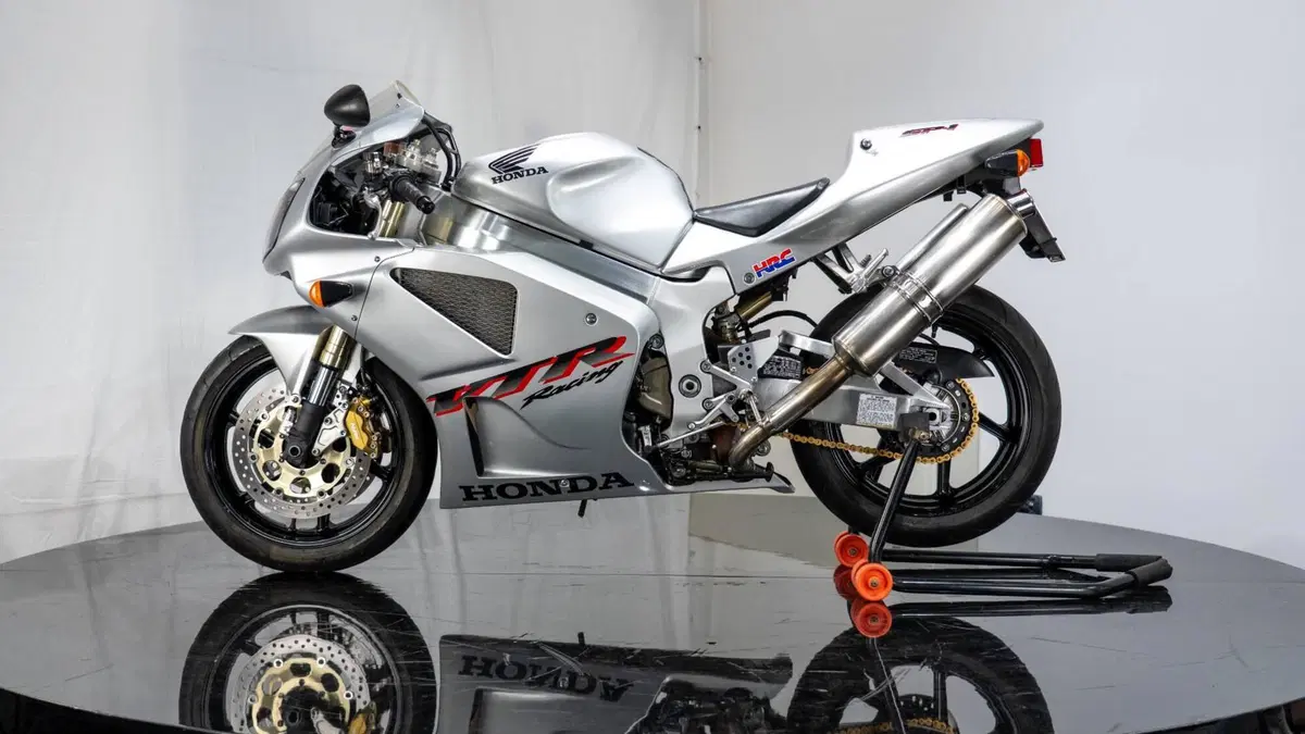 Honda VTR 1000 SP-1 (2000 - 01) (8)
