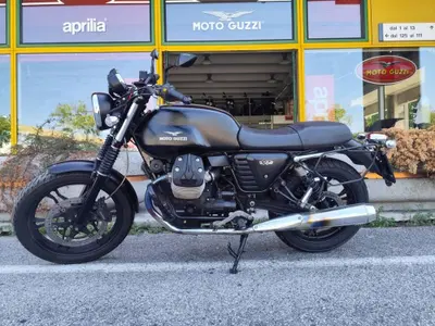 Moto Guzzi V7 II Stone (2015 - 17) usata