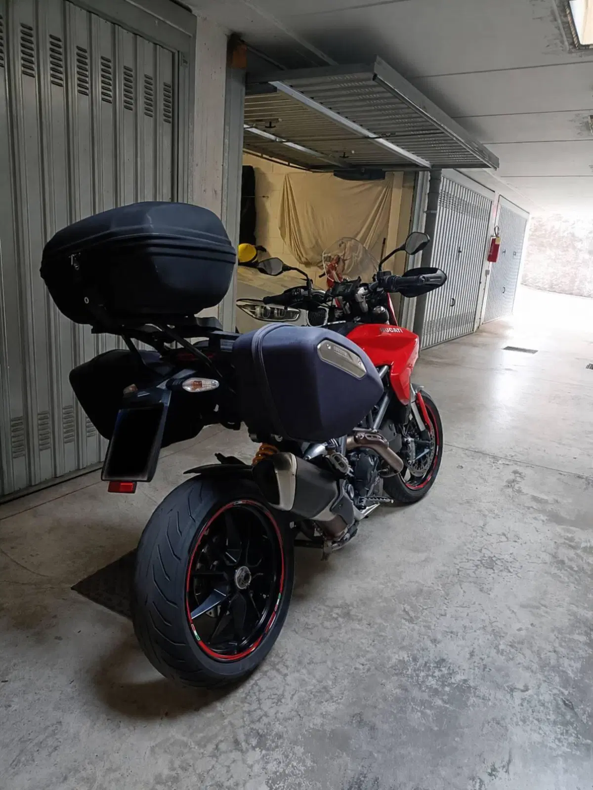 Ducati Hyperstrada 821 (2013 - 15) (2)