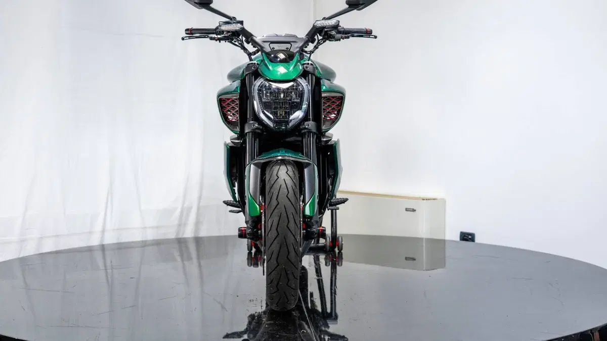 Ducati Diavel for Bentley (2024) (7)