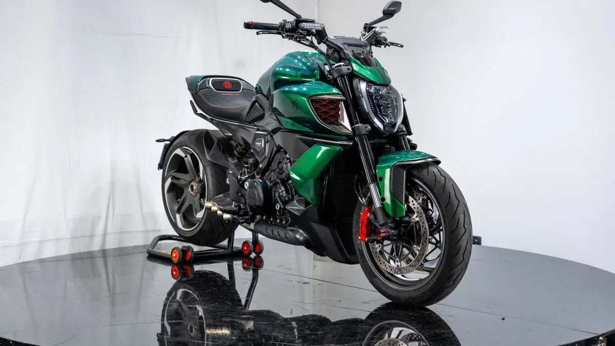 Ducati Diavel for Bentley (2024) (8)