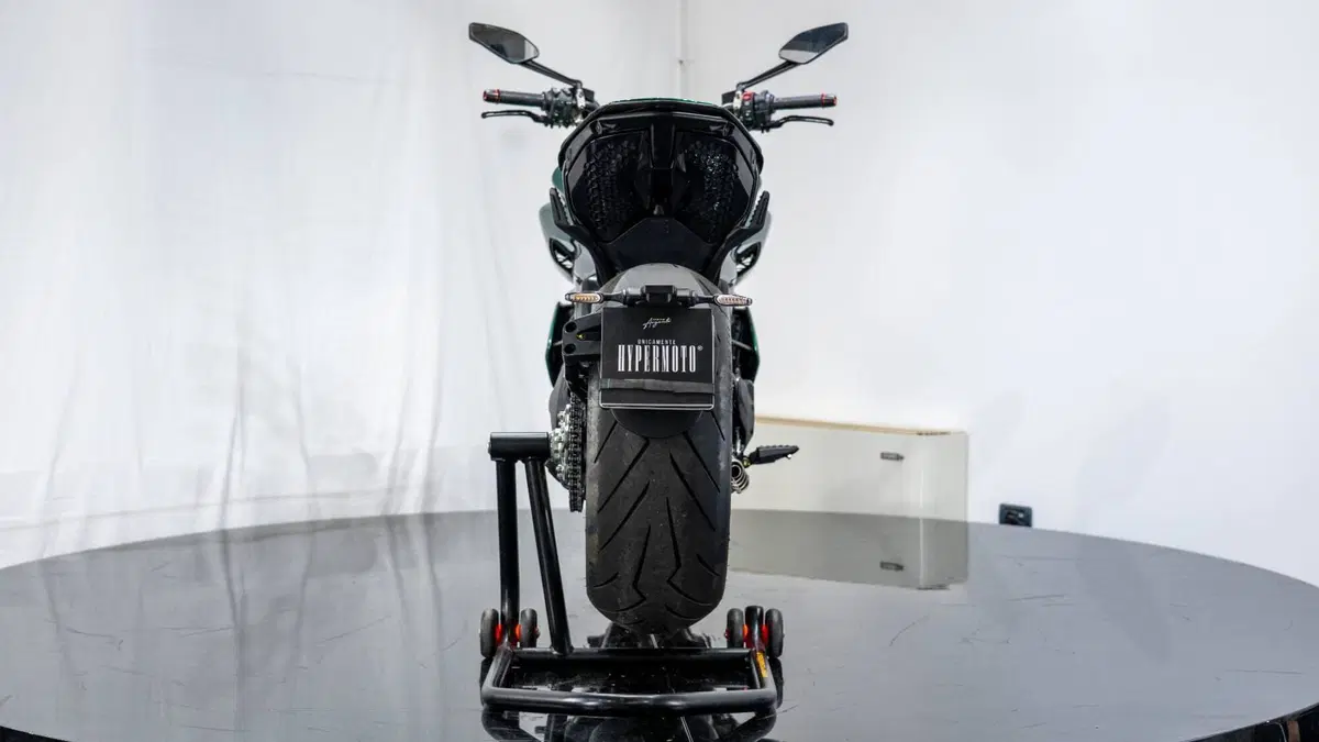Ducati Diavel for Bentley (2024) (11)
