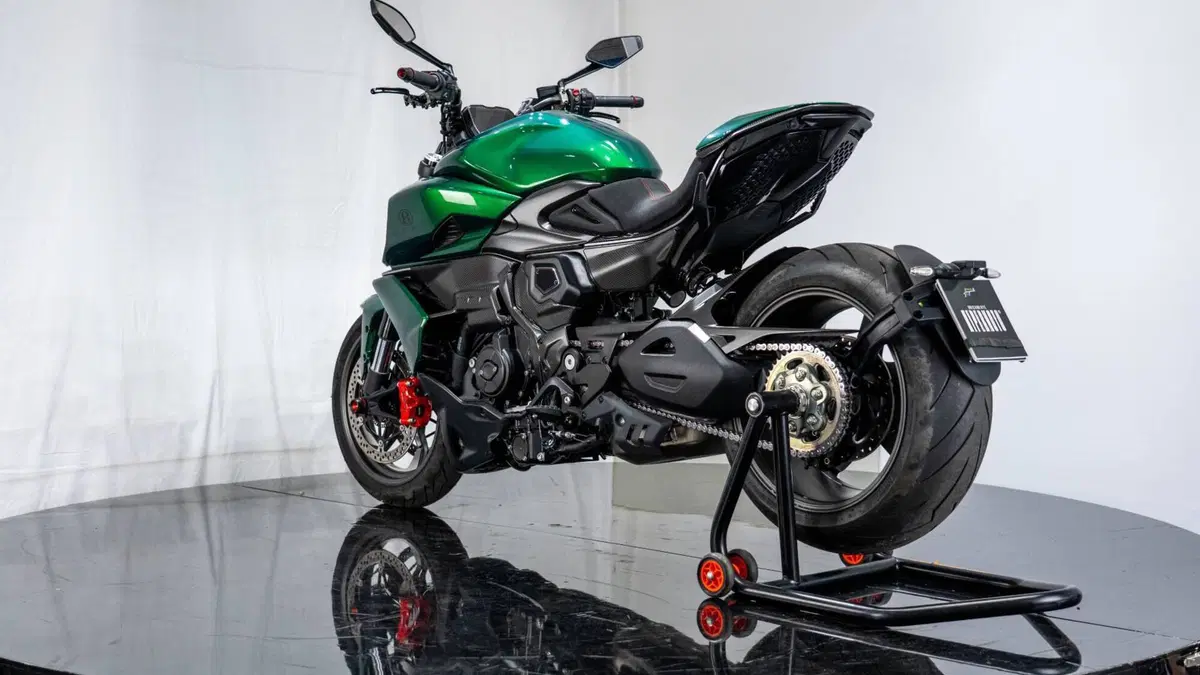 Ducati Diavel for Bentley (2024) (12)