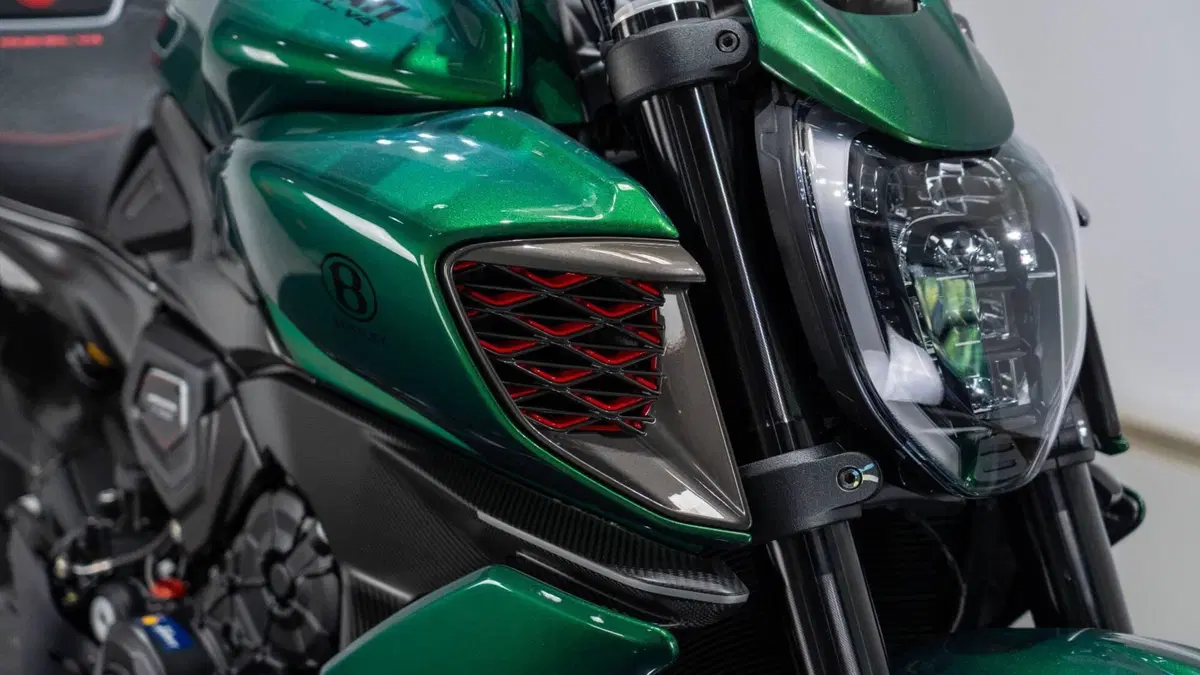 Ducati Diavel for Bentley (2024) (13)