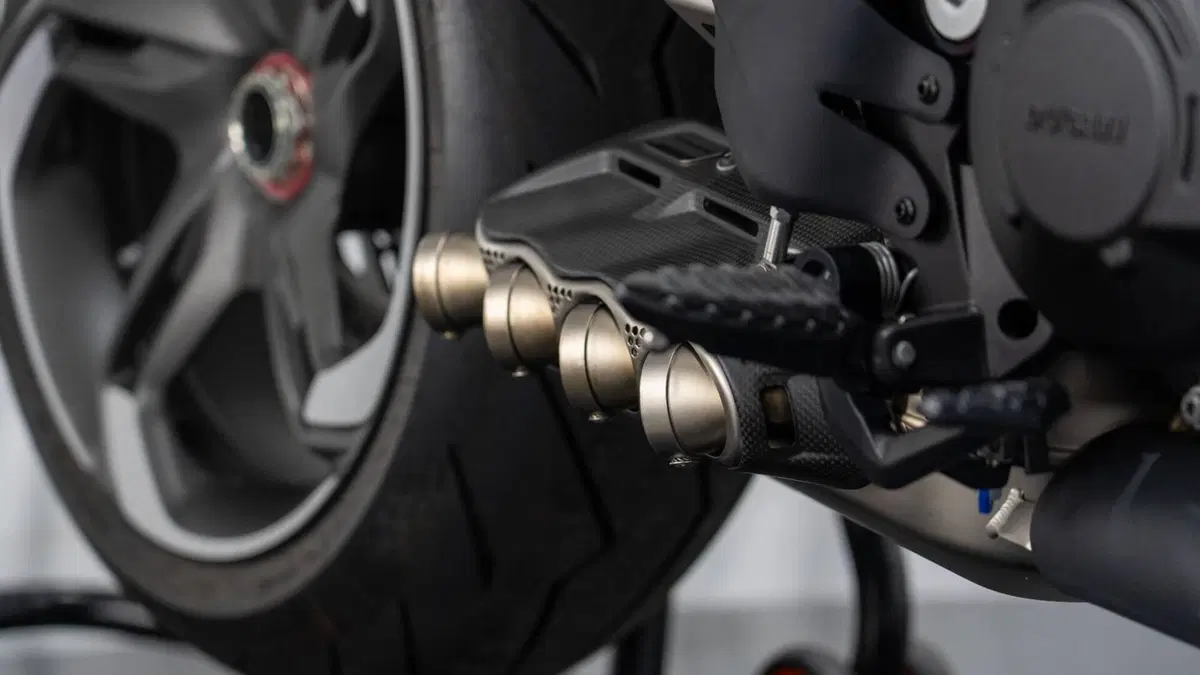 Ducati Diavel for Bentley (2024) (16)