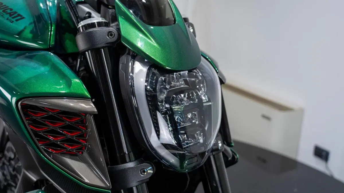 Ducati Diavel for Bentley (2024) (18)