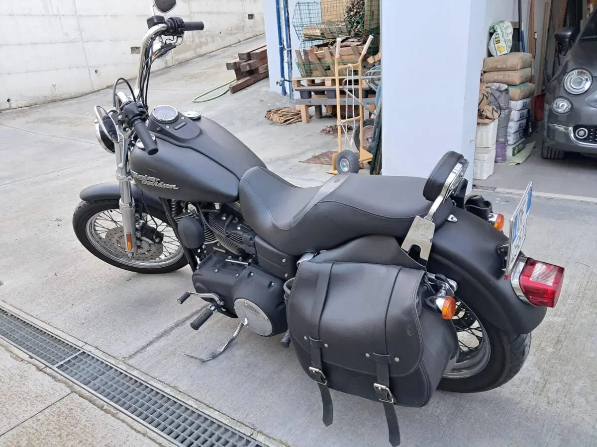 Harley-Davidson 1584 Street Bob (2008 - 15) - FXDB (3)