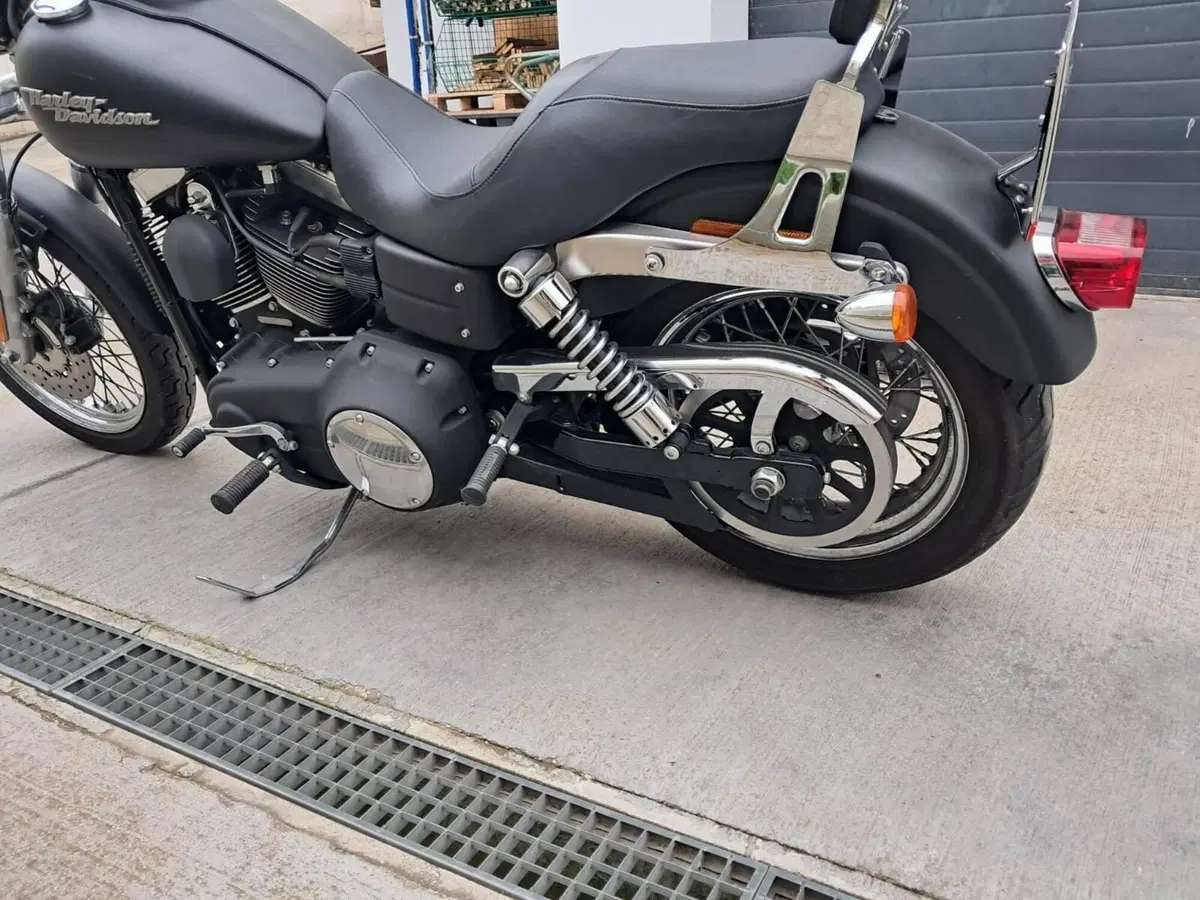 Harley-Davidson 1584 Street Bob (2008 - 15) - FXDB (4)