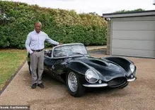 Lewis Hamilton, il padre vende 27 auto da collezione: la Jaguar XJ220 fa il record a Silverstone