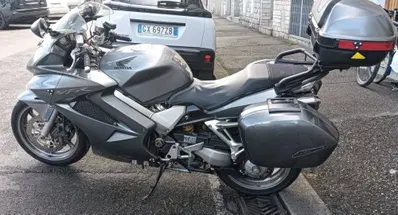 Honda VFR 800 (2006 - 13) usata
