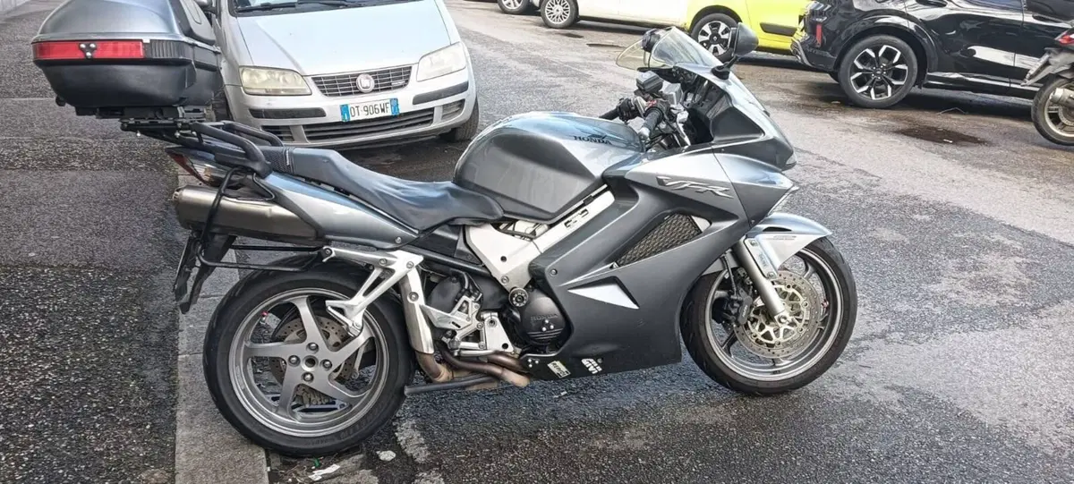 Honda VFR 800 (2006 - 13) (3)