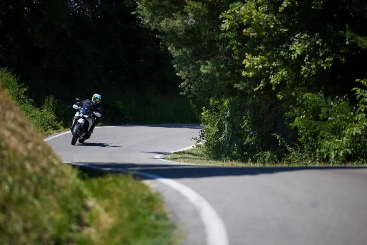 CF MOTO 1000 MT-X: a muso duro contro le MAXI a soli 9.990€ - il TEST di Moto.it [VIDEO] (5)